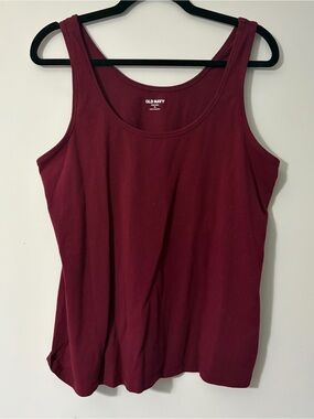 Old Navy Women's Deep Wine Scoop Neck Tank Top